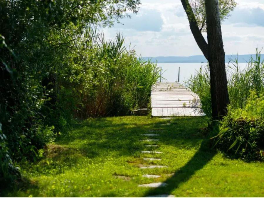 Nyaraló privát Balaton-parttal Balatonakarattya Exterior foto